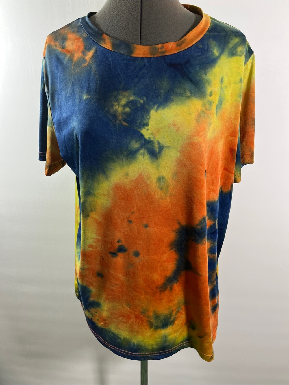 Daisy Tie-Dye Short Sleeve Tee in Orange, Navy & Yellow Size 1X